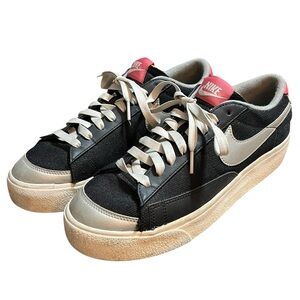 Nike Women's Black & Pink Low-Top Sneakers with Cream Accents